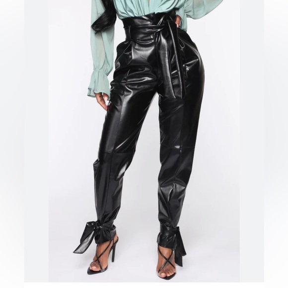 EXPRESS High Rise P/U Leather Black Pants
